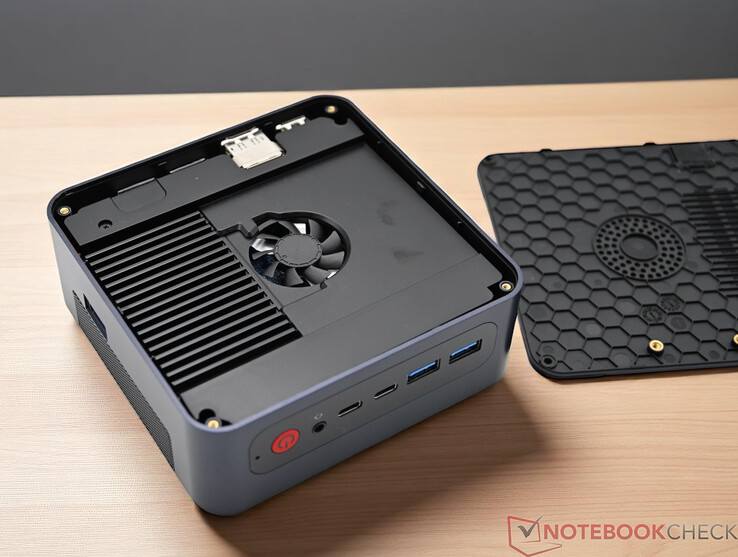 Bosgame M4 Neo sin cubierta base