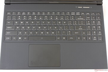 Diseño de teclado estándar con botón Turbo y sin lector de huellas dactilares