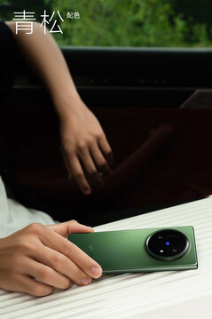 El Vivo Z Fold5 en pino.