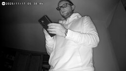 El modo nocturno funciona sin luz, lamentablemente sólo en blanco y negro.