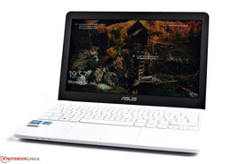 Asus VivoBook E200HA, unidad de pruebas cortesía de Notebooksbilliger.de