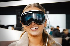 Apple se dice que está desarrollando un casco de realidad mixta más ligero y asequible. (Fuente de la imagen: Ali Colak)