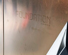 El embellecedor del Cybertruck de 120.000 dólares tiene grabado Foundation Series (imagen: Brandon/X)