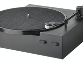 La gama IKEA OBEGRÄNSAD diseñada en colaboración con Swedish House Mafia incluirá un tocadiscos. (Fuente de la imagen: IKEA)