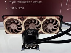 El disipador de CPU AIO de Noctua presentado en Computex 2025. (Fuente de la imagen: Computerbase)