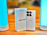 El Edge 70 Plus busca impresionar con su gran batería y pantalla brillante, pero ¿no puedes encontrar esas características también en otros modelos de Motorola?
