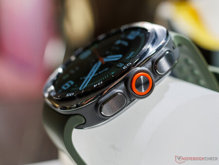 Perfil lateral del Samsung Galaxy Watch Ultra 2 (en la imagen)