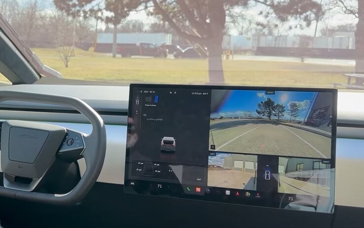 La quinta llamada a revisión del Tesla Cybertruck tiene como núcleo los problemas con la cámara de marcha atrás. (Fuente de la imagen: Autoline Networks)