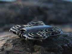 Se espera que la DJI Neo 2 pese 135 g como su predecesora. (Fuente de la imagen: vía Igor Bogdanov)