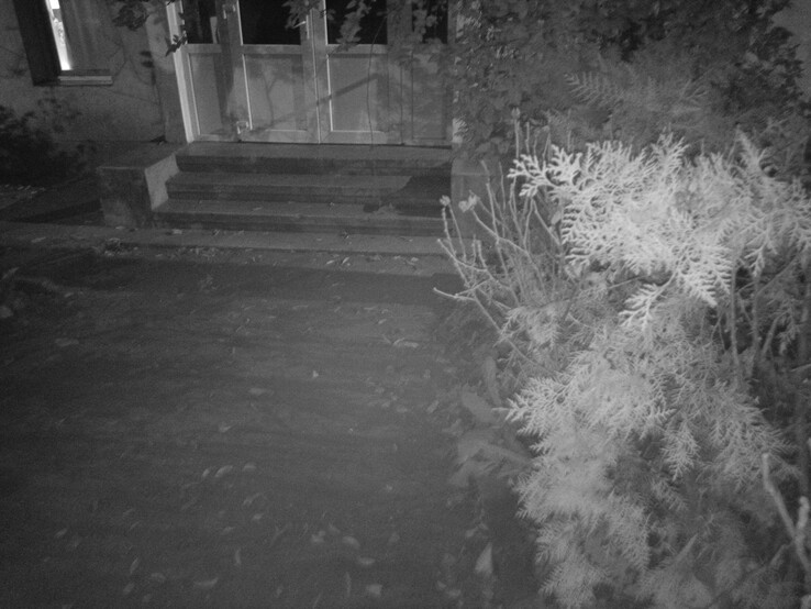 Fotografía nocturna: Cámara de visión nocturna (Fuente de la imagen: Sergey Tarasov - Notebookcheck)