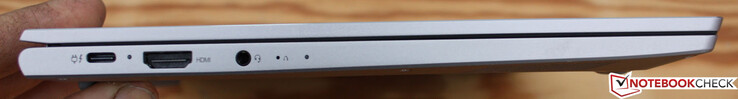Izquierda: 1x USB Tipo-C con Thunderbolt 4 y entrega de energía, 1x HDMI 2.0b, 1x conector de audio