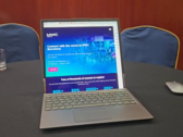 Concepto de portátil enrollable de Lenovo. (Fuente: Notebookcheck vía YouTube)