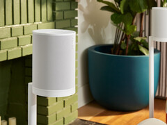 La Era 100 SL montada en un soporte Sonos.