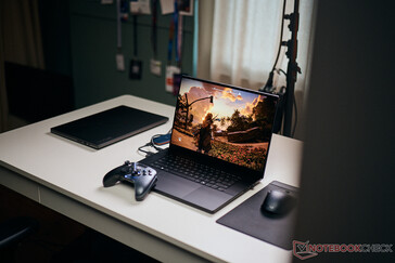 ...así como juegos (fuente de la imagen: Notebookcheck)