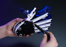 Ajuste de Azeron Keyzen mediante tornillos de dedo. (Fuente de la imagen: Azeron)