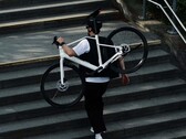 Roadlite:ON CF: Bicicleta eléctrica ligera con transmisión por correa
