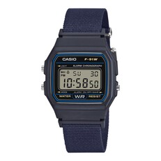 Reloj digital Casio F-91WF-2A con caja azul y correa de tejido a juego.