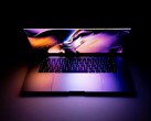 Se espera que el MacBook Pro cuente pronto con una pantalla OLED en tándem. (Fuente de la imagen: Daniel Korpai)