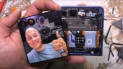 Un despiece del Galaxy Z Flip 7 demuestra que el teléfono plegable de Samsung es cualquier cosa menos resistente al polvo. (Fuente de la imagen: JerryRigEverything)