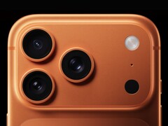 Primer plano del módulo de la cámara del iPhone 17 Pro mostrando la nueva colocación del flash. (Fuente de la imagen: Apple)