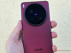 El X200 Ultra es uno de los muchos smartphones Vivo que recibirán nuevas funciones de cámara este verano.