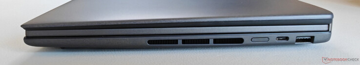 Derecha: Botón de encendido, USB-C 4.0 con Thunderbolt 4 (40 GBit/s, DisplayPort, Power Delivery), USB-A 3.2 Gen.2 (10 Gbit/s)