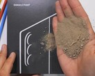 El Samsung Galaxy Z Fold 7 es el último teléfono que ha sufrido las pruebas de durabilidad de JerryRigEverything. (Fuente de la imagen: JerryRigEverything en YouTube)