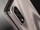 El OnePlus Ace 5 Ultra, un smartphone orientado al rendimiento que se lanzó en China. (Fuente de la imagen: OnePlus)