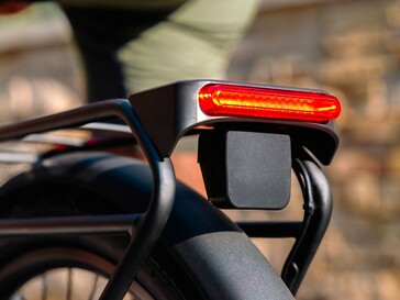 Las e-bikes Muxi y Myon pueden equiparse con un radar retrovisor opcional. (Fuente de la imagen: Segway)
