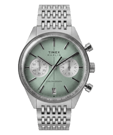 Reloj Timex Marlin Jet Chronograph TW2Y89800 con esfera cóncava de color verde salvia, subesferas blancas del cronógrafo, ventana de fecha a las 6 en punto, cristal abombado y brazalete de acero inoxidable en tono plateado.