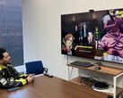 The Weeknd jugando a Persona 4 Revival en el estudio de Sega Atlus