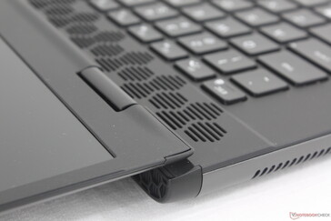 La tapa se puede abrir los 180 grados completos a diferencia de otros portátiles Alienware