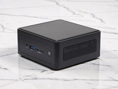 La gama de mini PC ASRock NUC y NUCS Ultra 300 Box puede equiparse con hasta 128 GB de memoria DDR5.