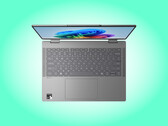 El IdeaPad 5 2 en 1 14Q8Y11 pesa 1,4 kg con su pantalla IPS.