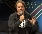 Una imagen de Brian Jarrard, responsable de la comunidad de Halo, con una camiseta de PlayStation (fuente de la imagen: Halo YT)