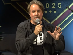 Una imagen de Brian Jarrard, responsable de la comunidad de Halo, con una camiseta de PlayStation (fuente de la imagen: Halo YT)