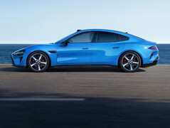 Xiaomi SU7 (2026) en el nuevo color Capri Blue: La berlina deportiva eléctrica recibe algo más que un pequeño lavado de cara. (Fuente de la imagen: Xiaomi)