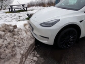 Ya no hay sensores que detecten ese montón de nieve (imagen: Tech & Tesla Sweden/YouTube)