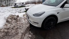 Ya no hay sensores que detecten ese montón de nieve (imagen: Tech & Tesla Sweden/YouTube)