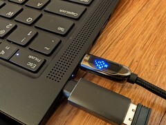 Este cable USB-C de Baseus tiene una lectura de vatios en tiempo real y ahora ya no podremos volver atrás