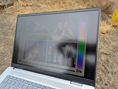 Al aire libre bajo un nublado brillante