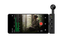 El Sony ECM-AX10 incluye cuatro micrófonos que permiten realizar grabaciones de audio espacial en smartphones.