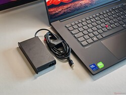 adaptador de corriente de 140 vatios