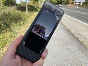 Uso de la pantalla exterior al aire libre bajo el sol