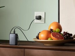 La nueva Nano Power Bank de Anker con cable retráctil ha llegado a Europa. (Fuente de la imagen: Anker)