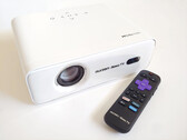 Proyector Roku Aurzen Eazze D1R y mando a distancia.