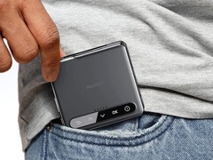 El Aurzen ZIP es el proyector tríptico de bolsillo más pequeño del mundo. (Fuente de la imagen: Aurzen)