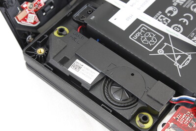 Altavoces estéreo de 1,5 W. La calidad de audio es ordinaria con mínimas vibraciones del chasis a un volumen más alto Altavoces estéreo de 1,5 W. La calidad de audio es ordinaria con mínimas vibraciones del chasis a un volumen más alto