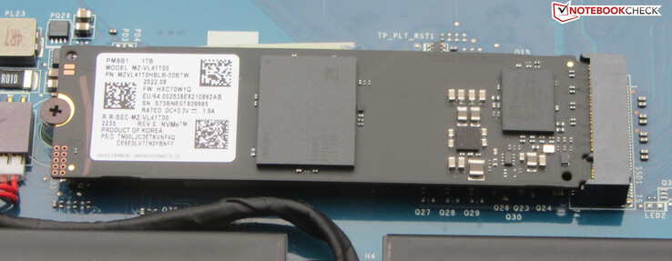 Un SSD PCIe 4 sirve como unidad del sistema.