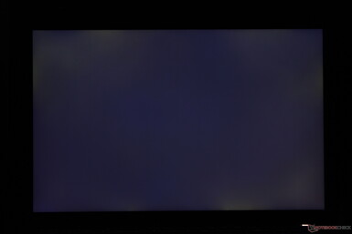 Ligero-moderado sangrado irregular de la retroiluminación a lo largo de los bordes